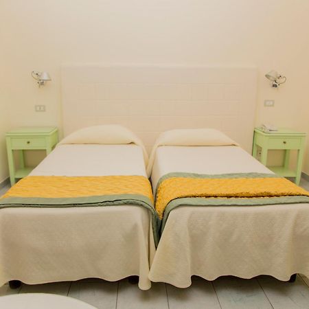 Hotel Il Mulino Capo dʼOrlando Eksteriør billede