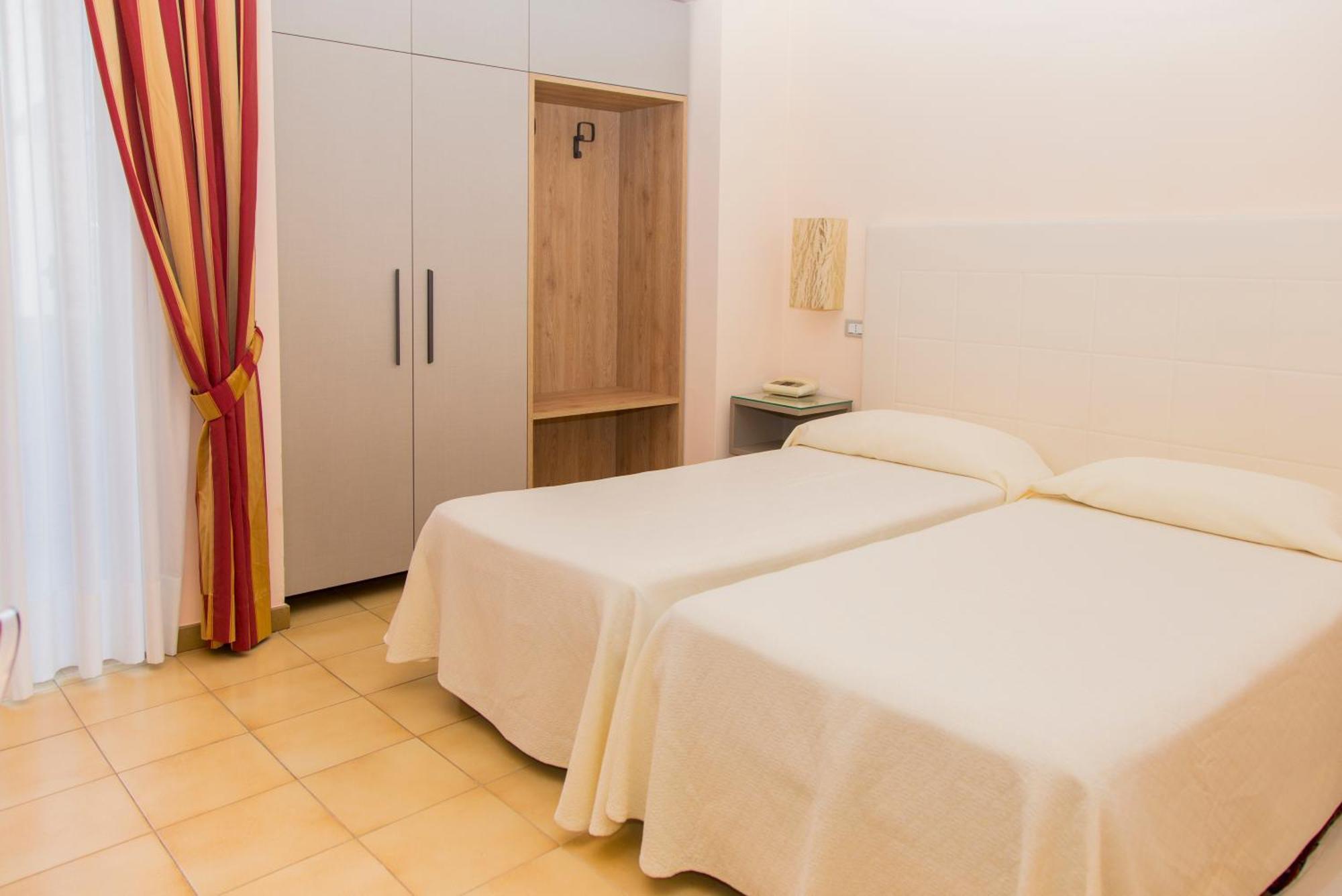 Hotel Il Mulino Capo dʼOrlando Eksteriør billede
