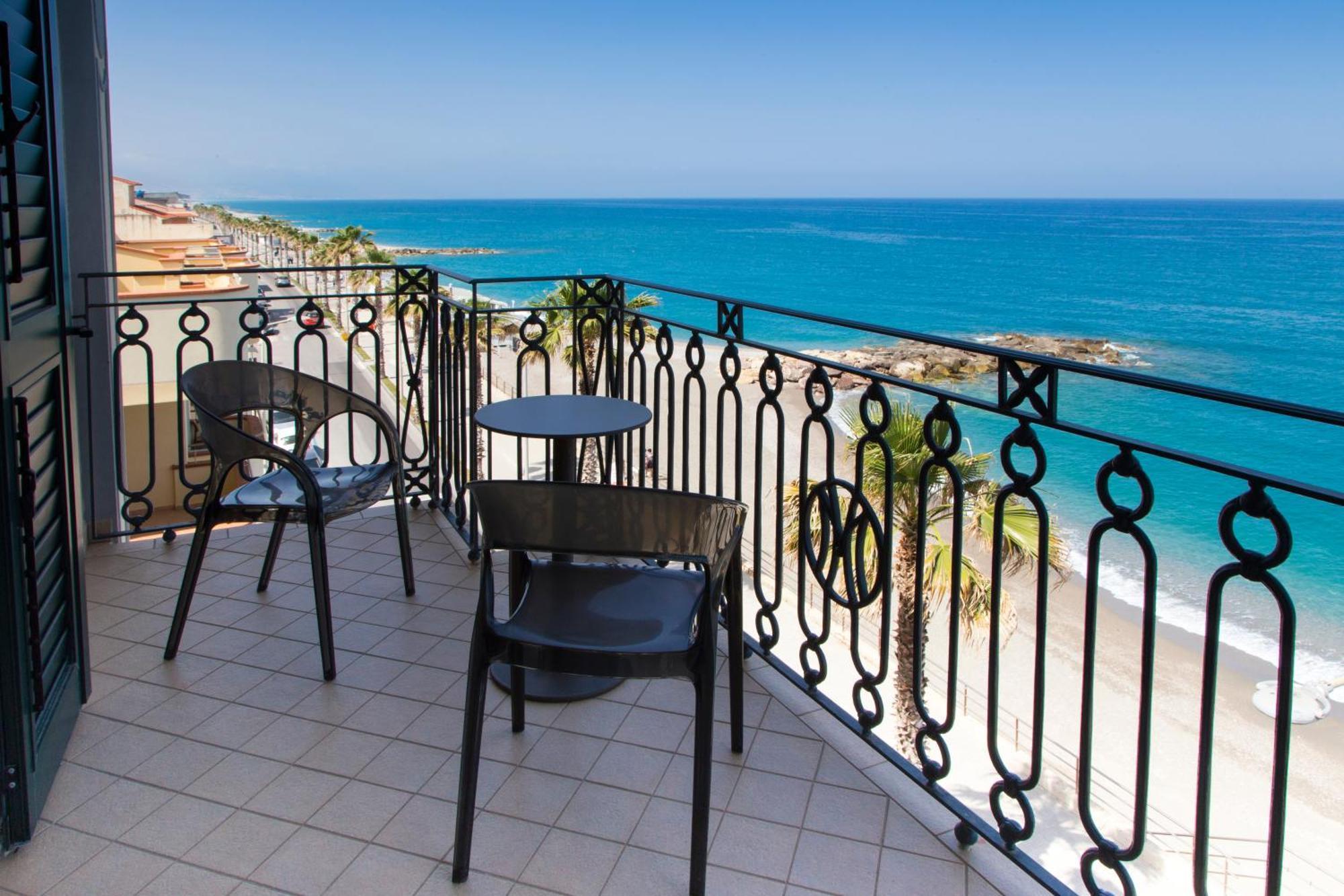 Hotel Il Mulino Capo dʼOrlando Eksteriør billede