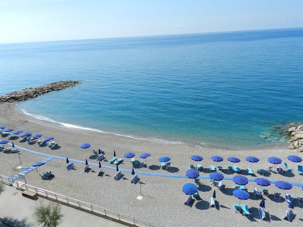 Hotel Il Mulino Capo dʼOrlando Eksteriør billede