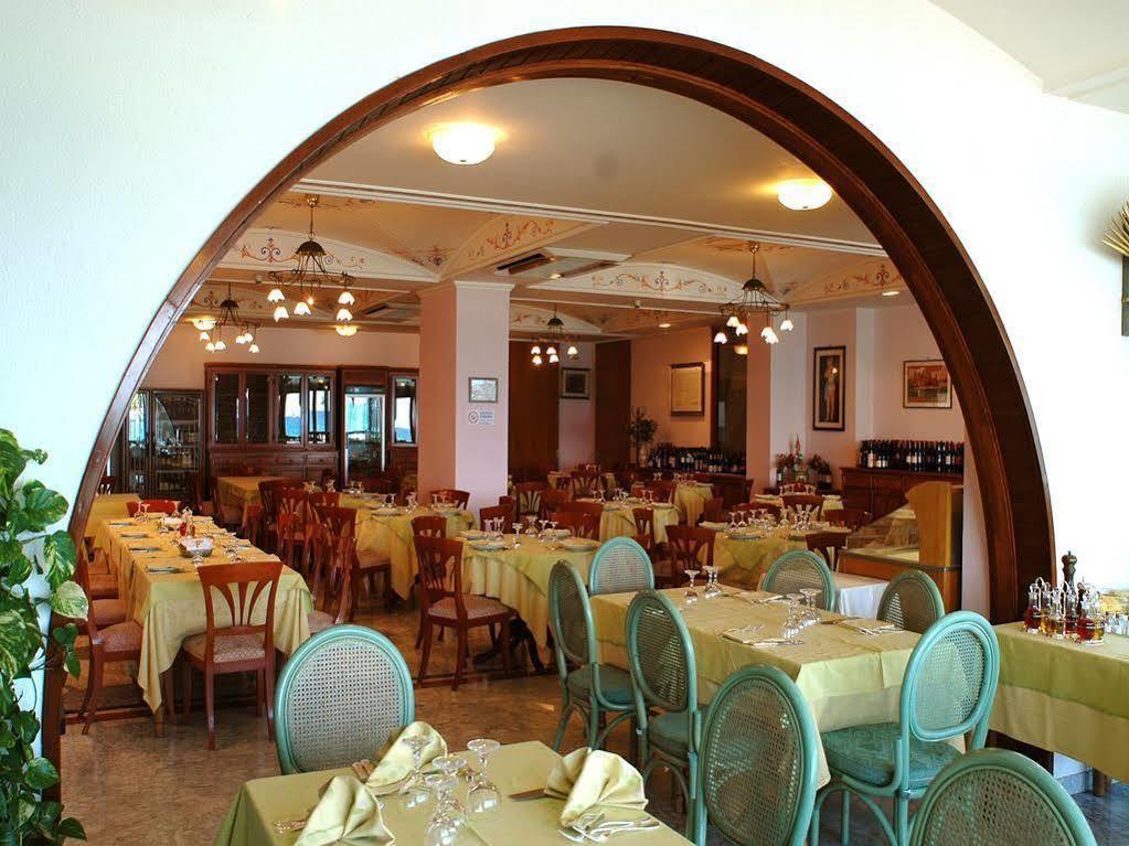 Hotel Il Mulino Capo dʼOrlando Eksteriør billede